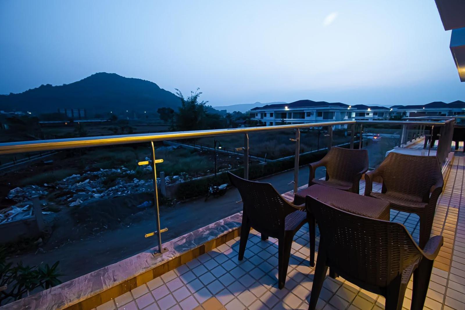 Ferienwohnung Mizzle Exotica Lonavla Exterior foto