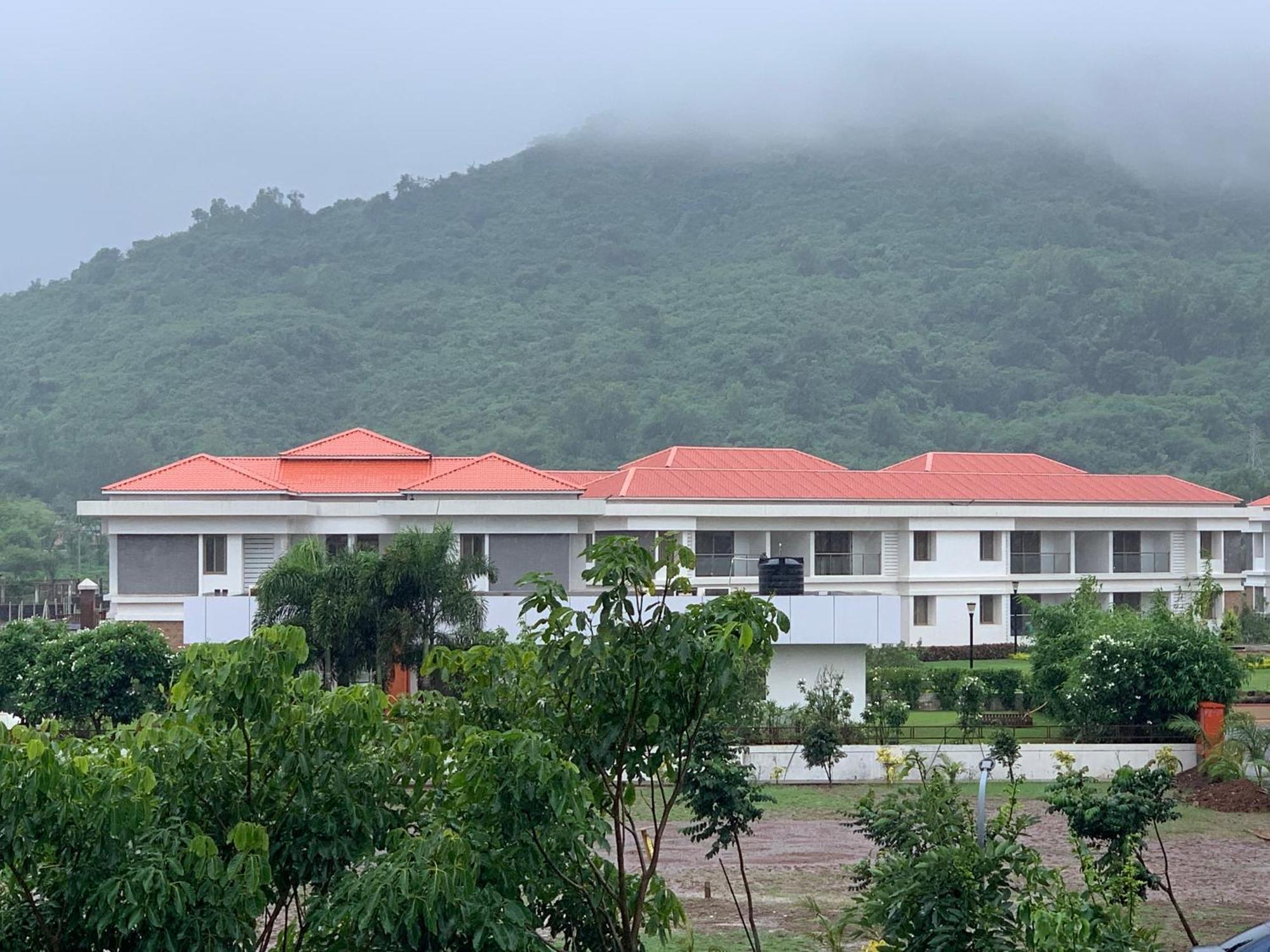 Ferienwohnung Mizzle Exotica Lonavla Exterior foto