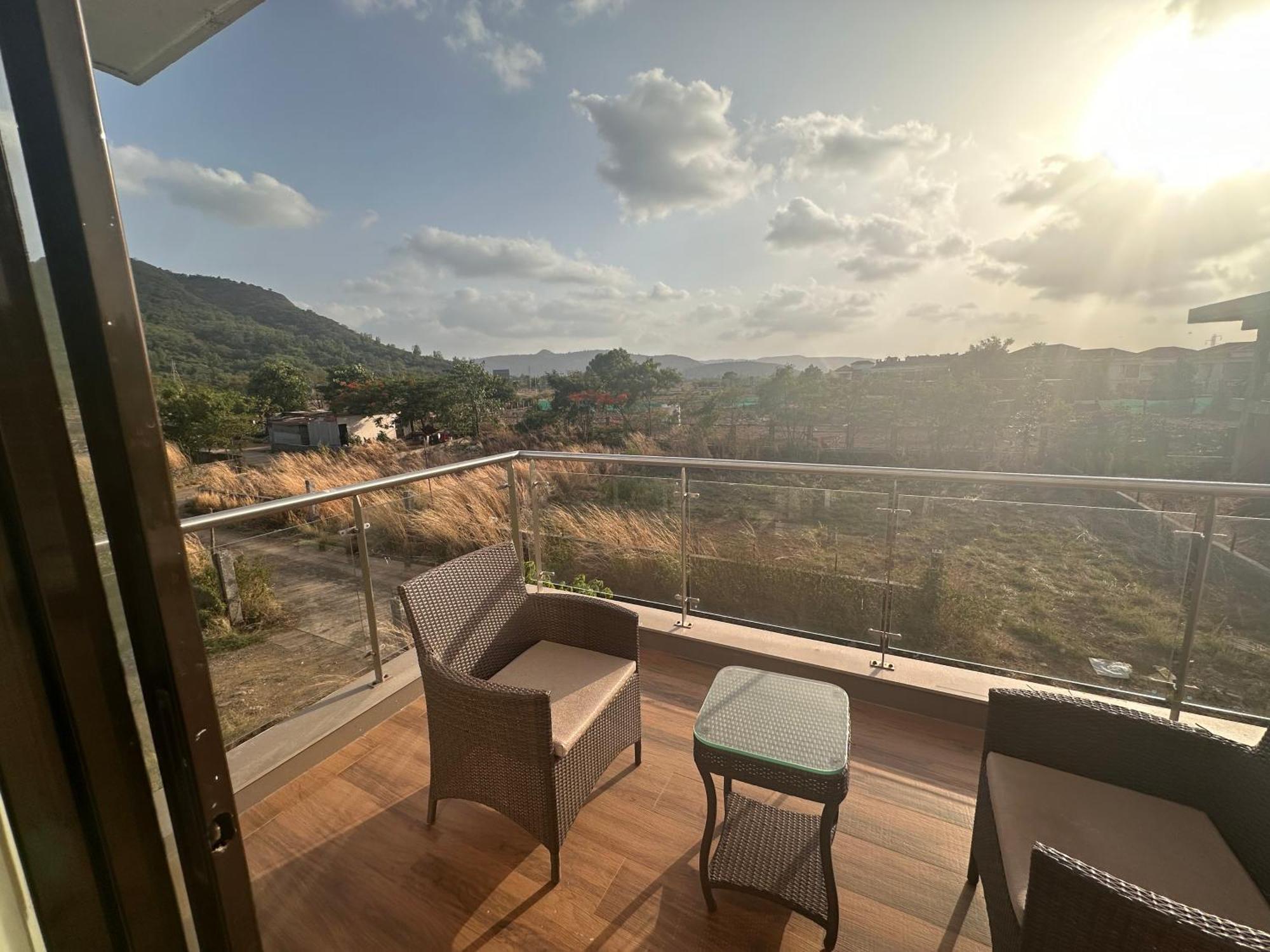 Ferienwohnung Mizzle Exotica Lonavla Exterior foto